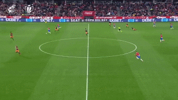 一日英超动向：曼城再具争冠实力，萨拉赫猛批斯洛特引发矛盾